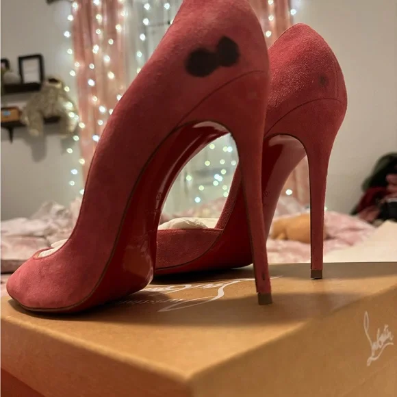 Christian Louboutin - Picture 6 of 6